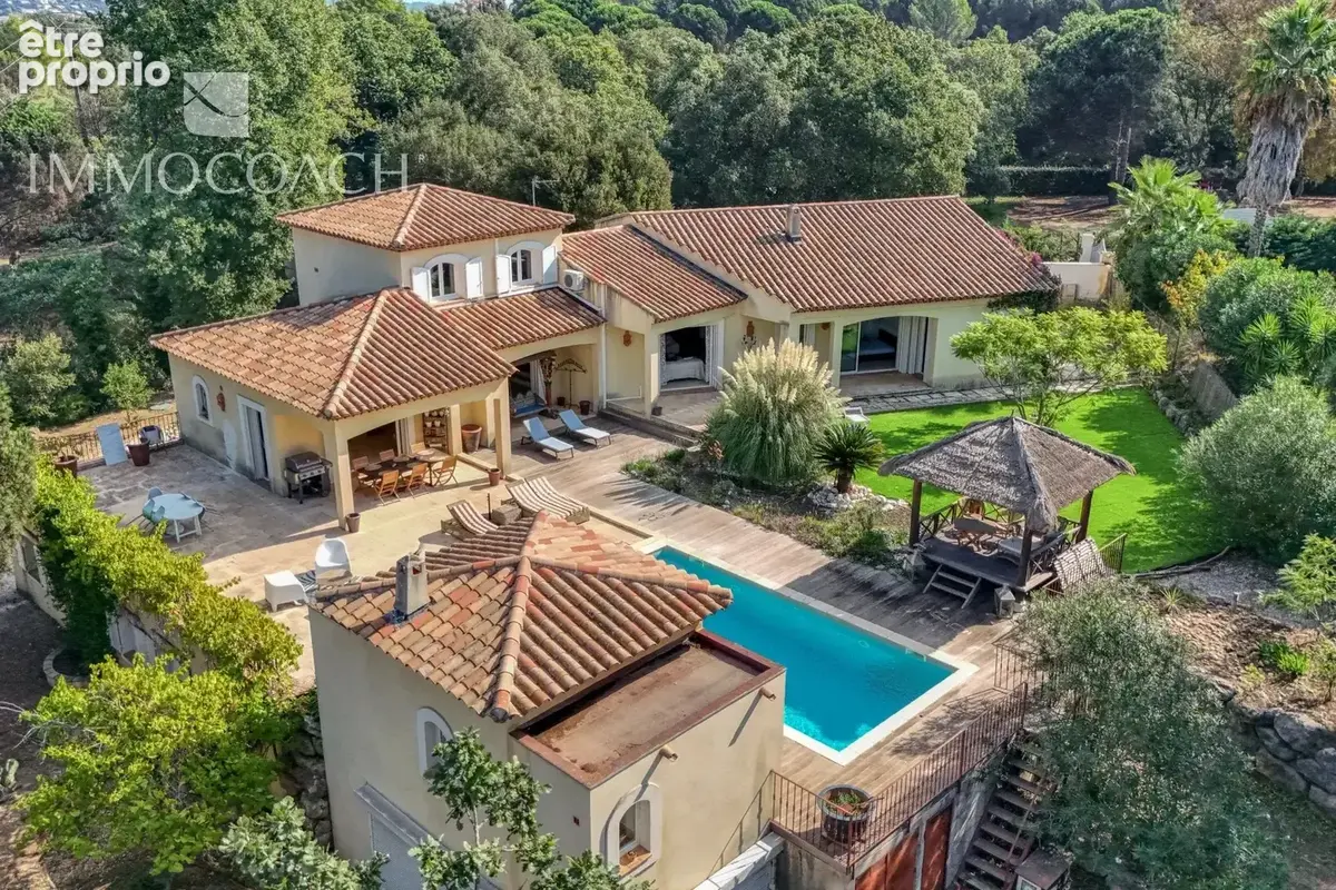 Maison à BORMES-LES-MIMOSAS