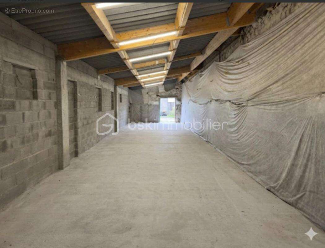 Corps de ferme 245 m² composé : de  3 habitations  sur 4000 m² de terrain - photo 9