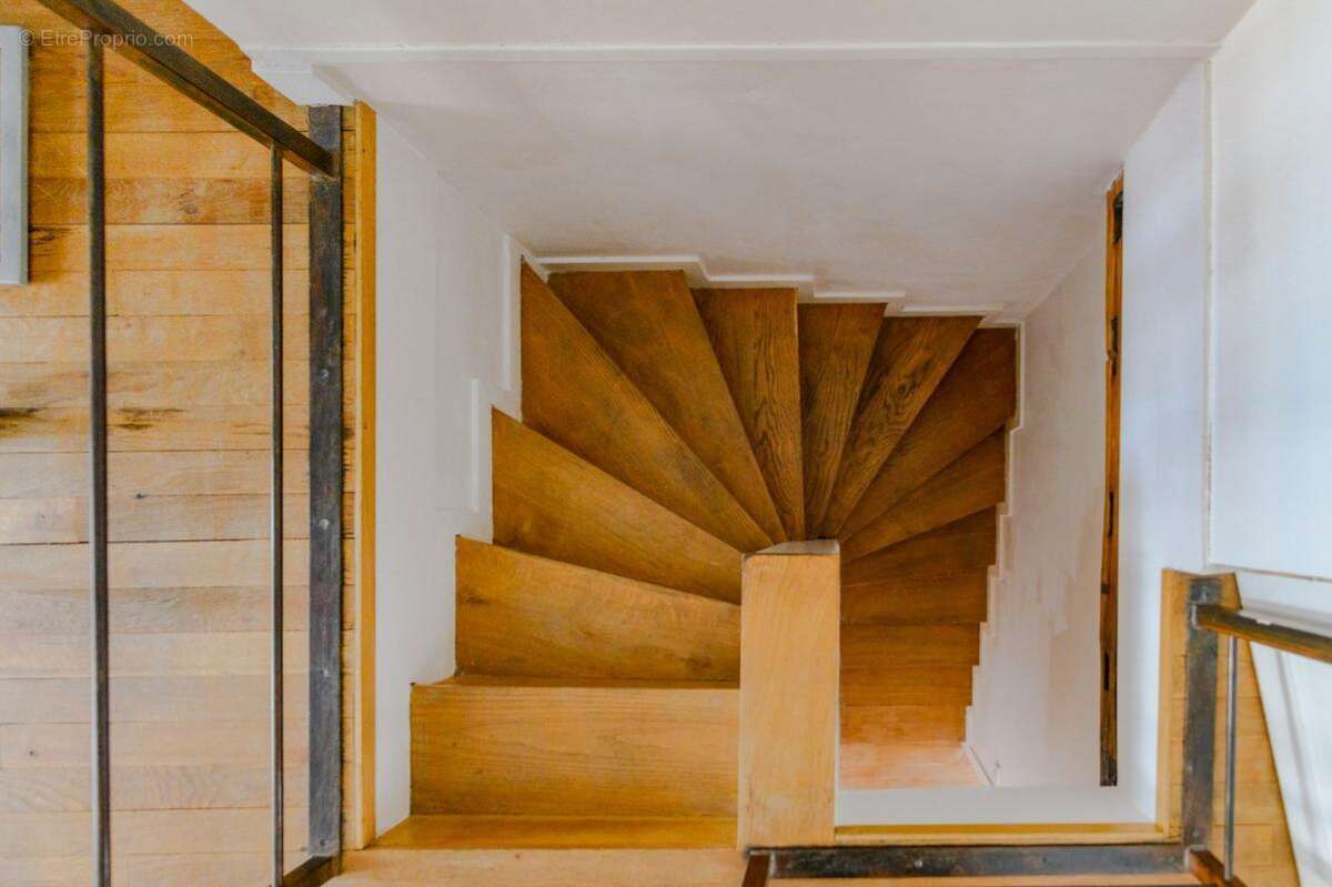 Appartement à PARIS-8E