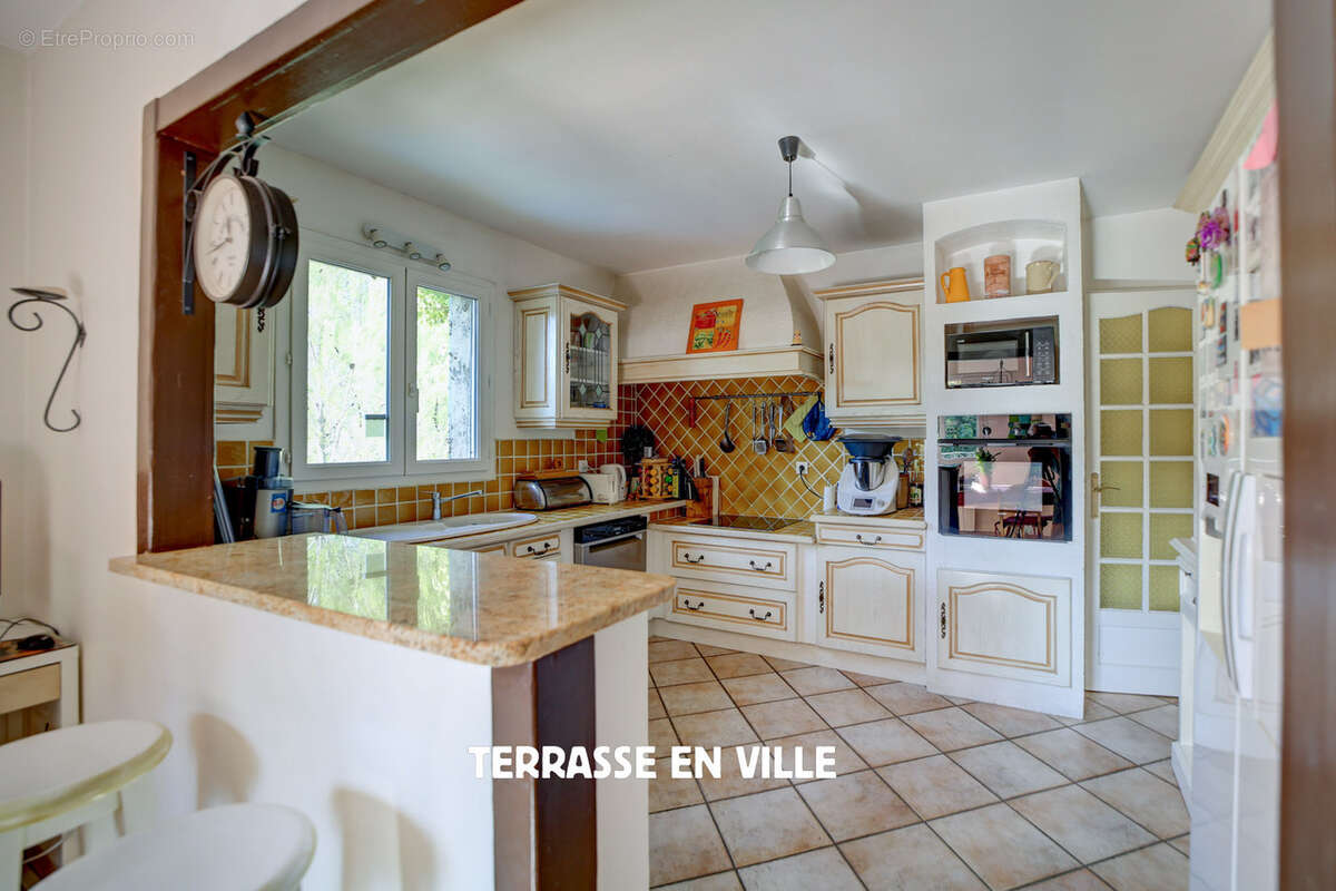 Peypin - villa t6 - 160 m2 - terrain 2000 m2 - piscine- garage - 599 000 € - photo 10