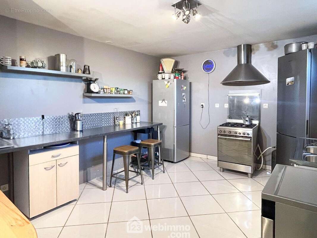 ...la cuisine de 14 m² - Maison à BAUNE