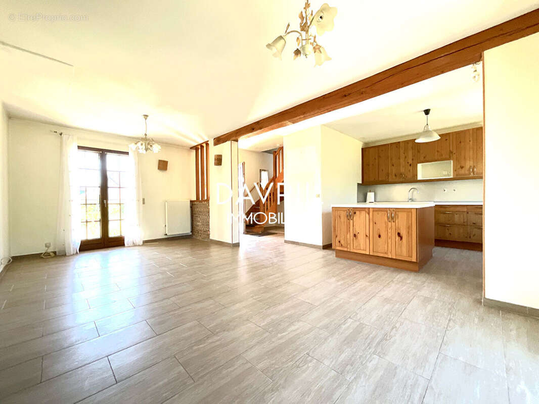 Maison à CHANTELOUP-LES-VIGNES