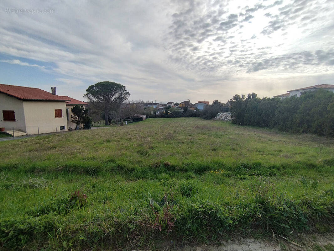 Terrain à LAPEYROUSE-FOSSAT