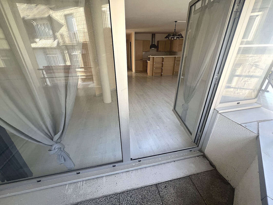 T5 de 98m², balcon terrasse, cave et parking - photo 13