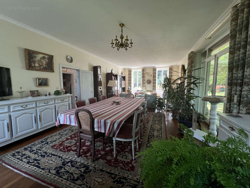 Maison à LE CHATELET