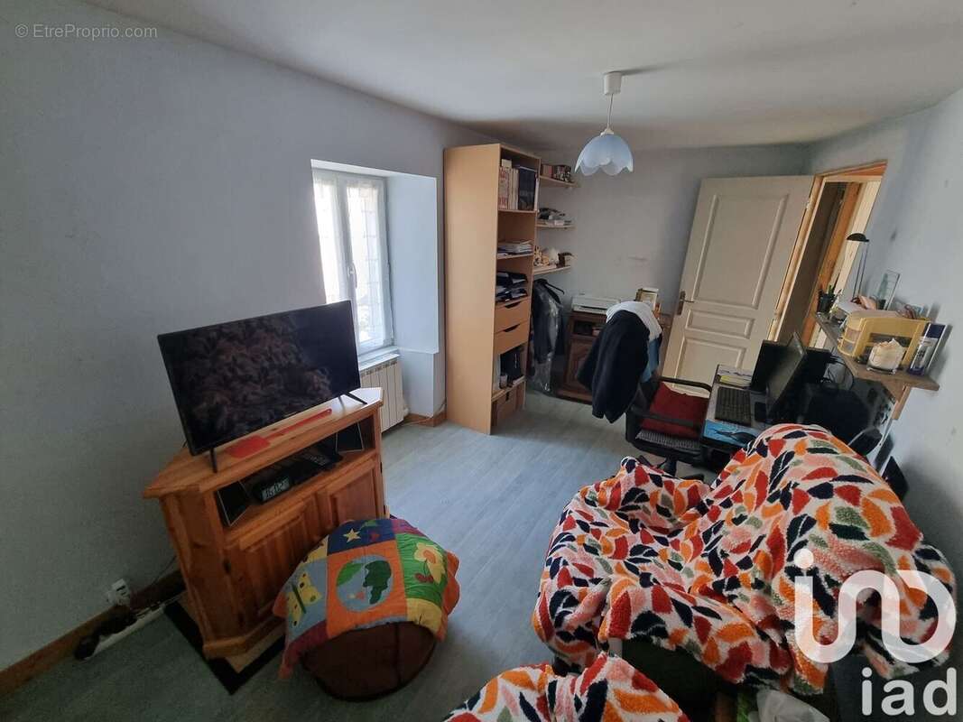 Photo 8