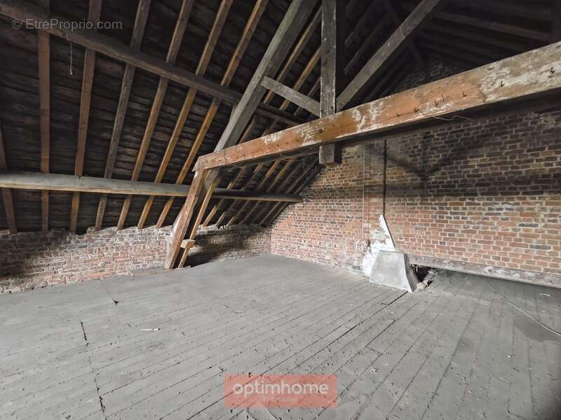 Maison à CROISILLES