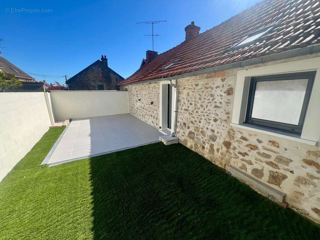 Maison à BREUX-JOUY