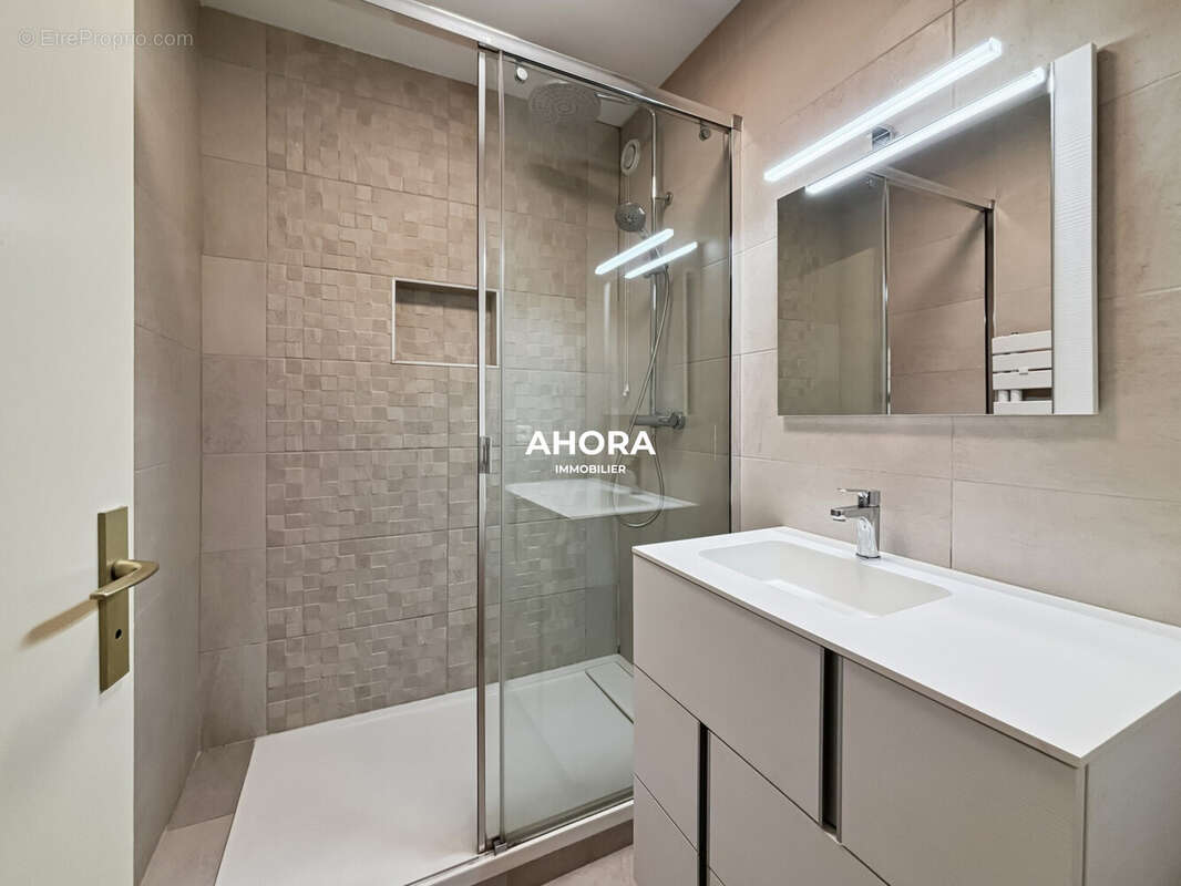 Appartement à MARSEILLE-9E