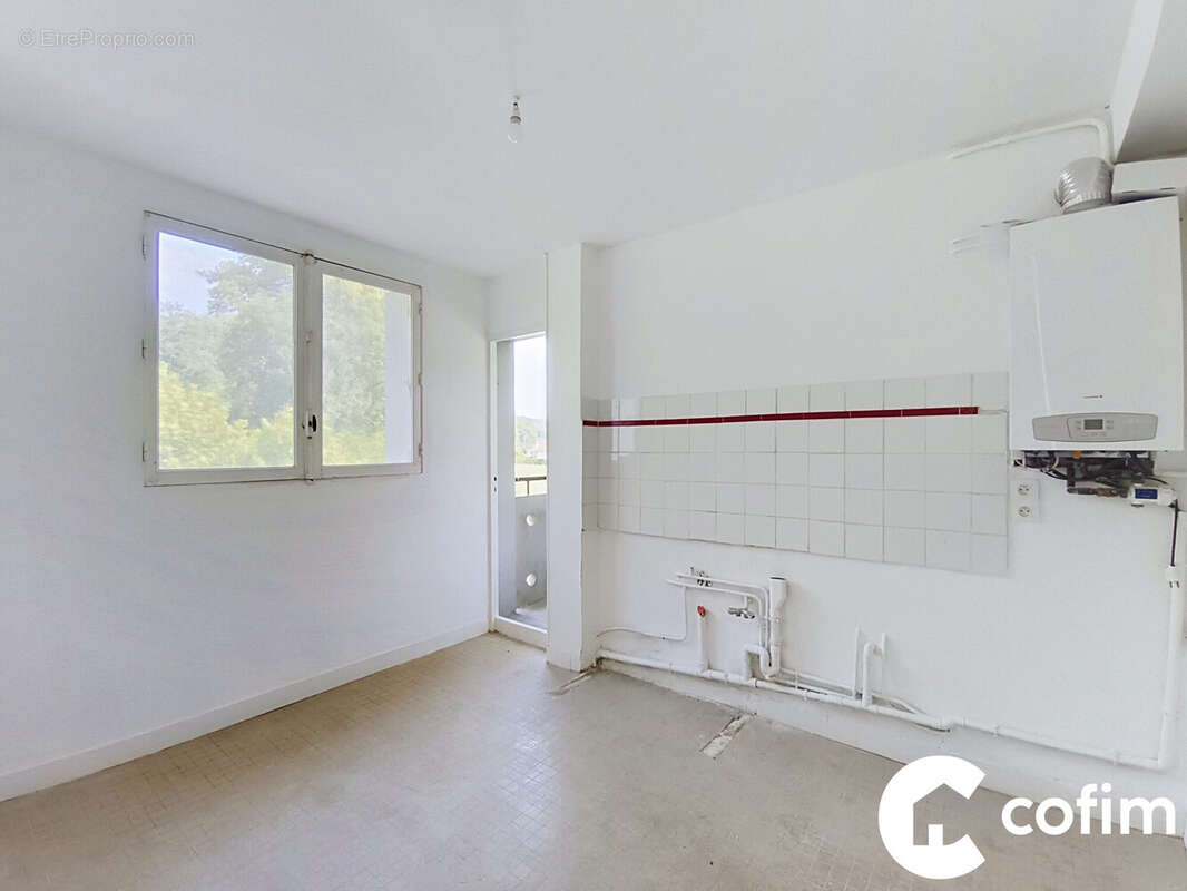 Appartement 69 m² à Gelos  - photo 4