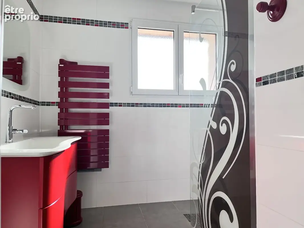 Challans 5 pièces - 155.98 m2 - Terrain 1225m² - garage - proche centre-ville - photo 8