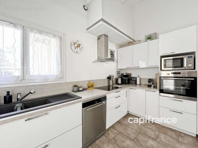 Maison à BAGNOLS-EN-FORET