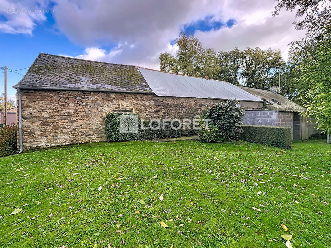 Maison à BAINS-SUR-OUST