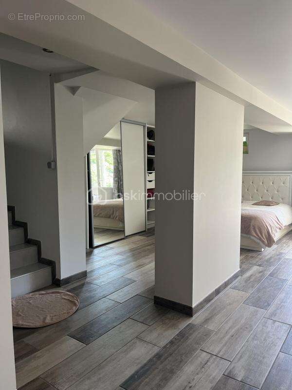 Maison à CHARNECLES