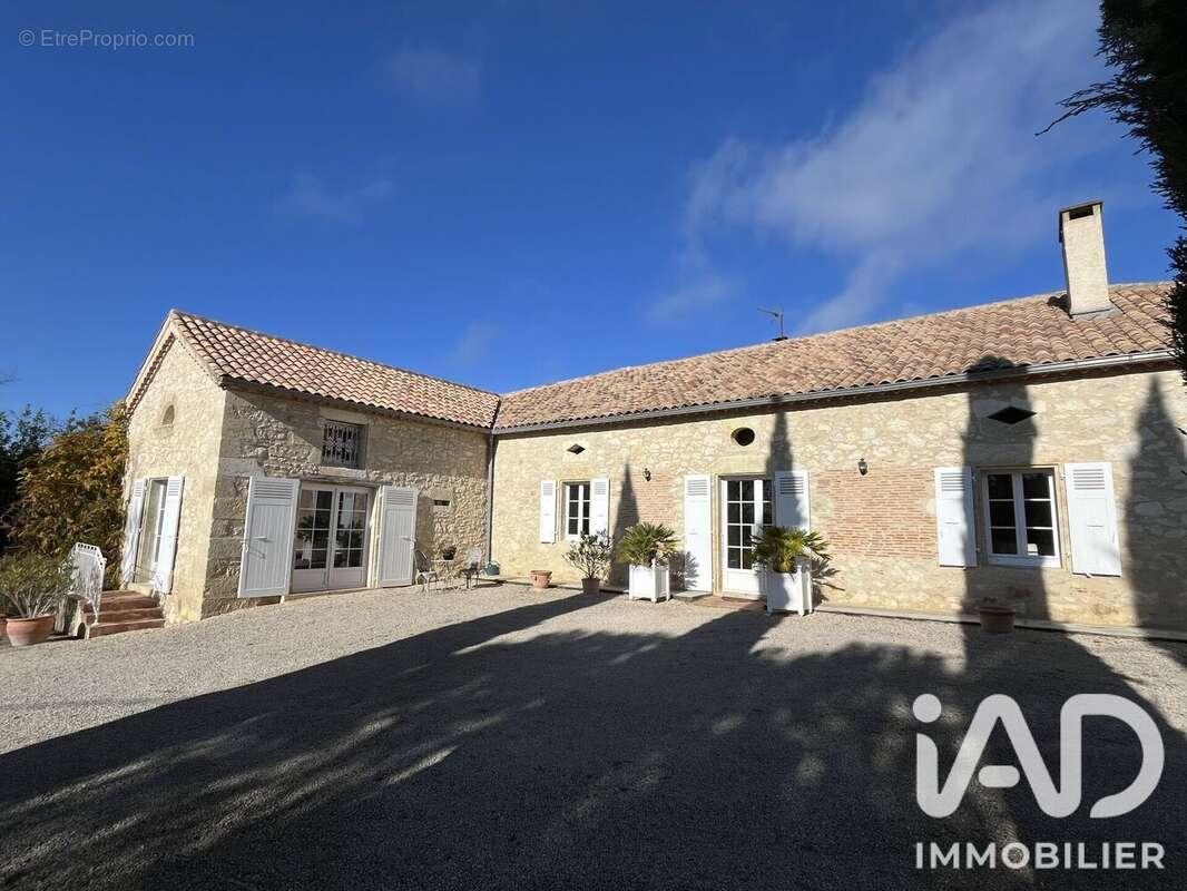 Maison 200 m² à Ordan-Larroque  - photo 2