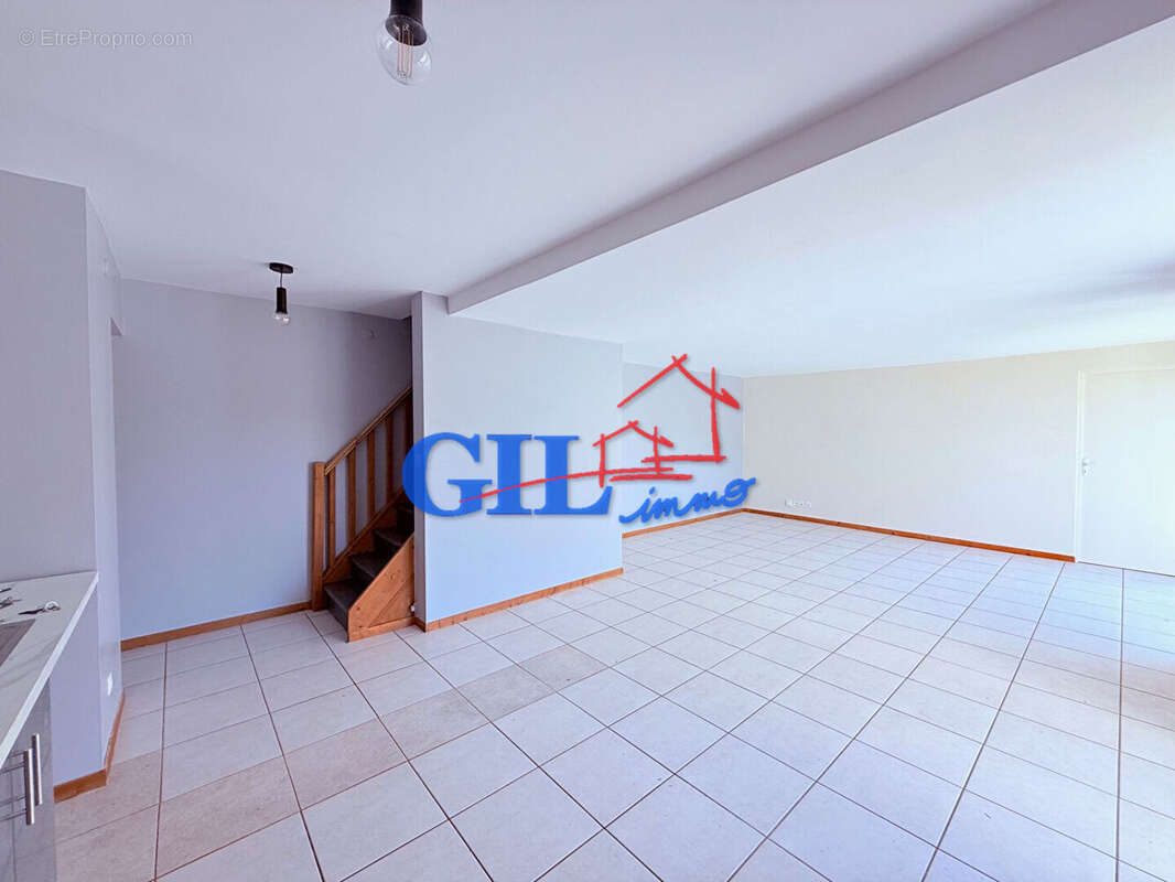 Maison à SAVIGNY-LE-TEMPLE