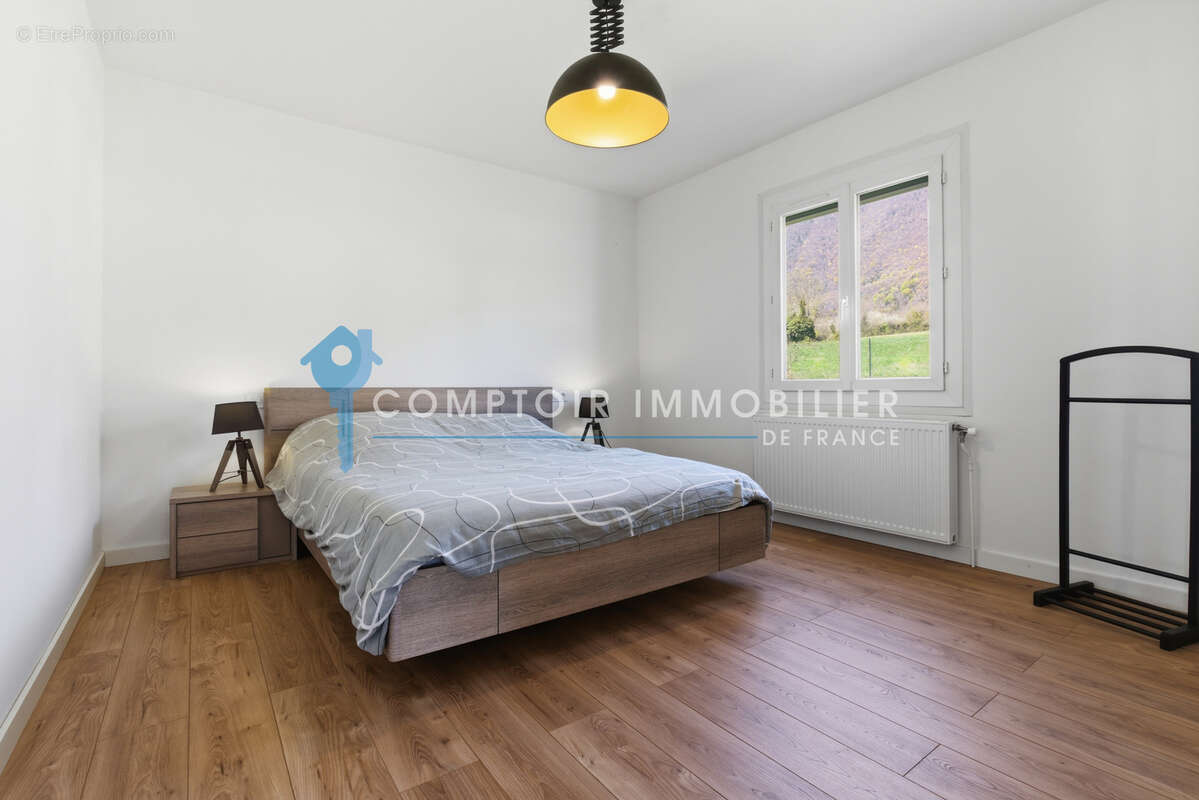 Maison à SAINT-NAZAIRE-LES-EYMES