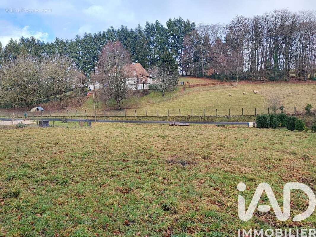 Terrain 1385 m² à Lafeuillade-En-Vezie  - photo 3