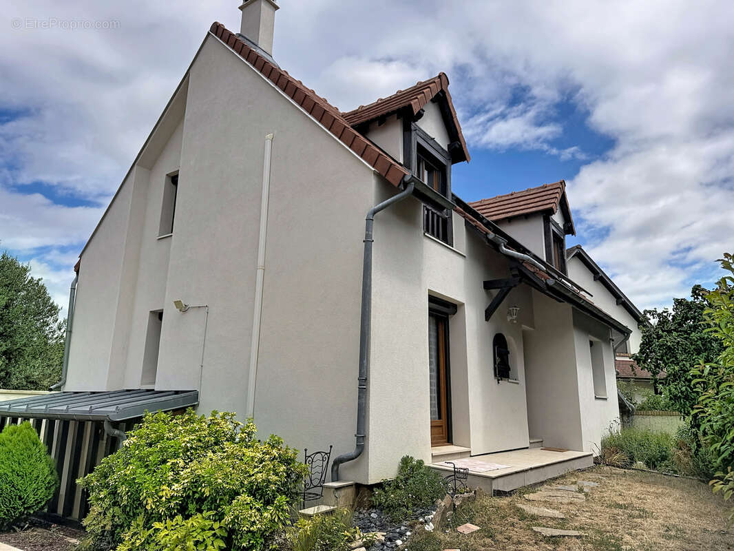 Maison à SAVIGNY-SUR-ORGE