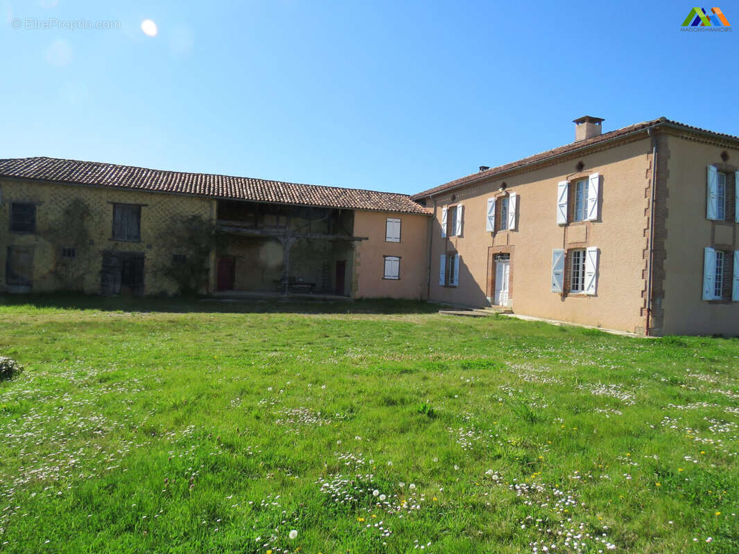 Maison 160 m² à Castelnau-Magnoac  - photo 5