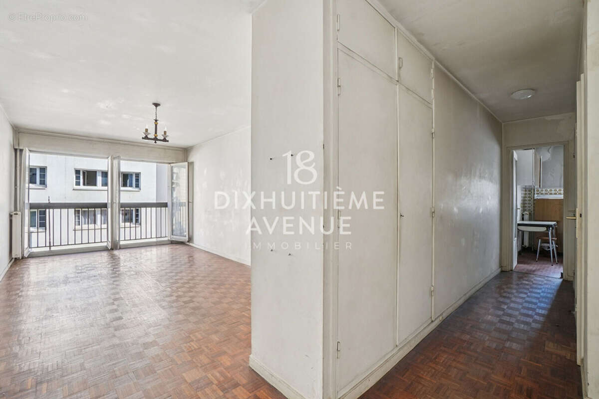 Appartement à PARIS-18E