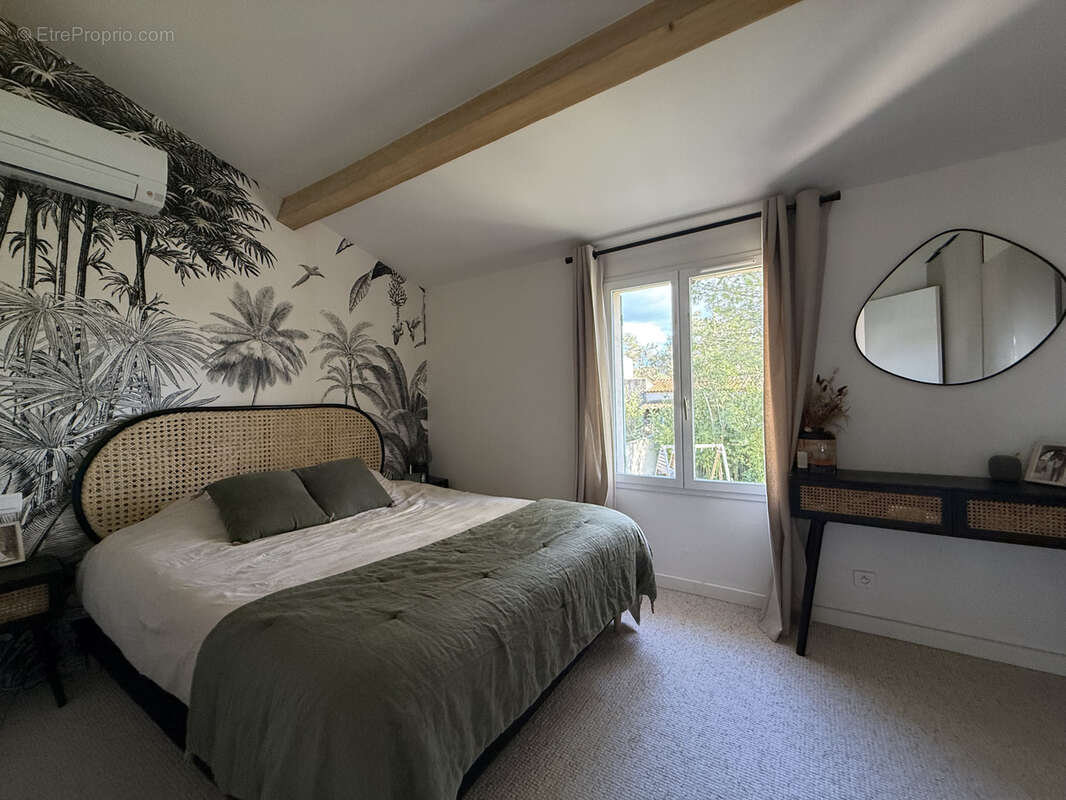 Maison à LA CALMETTE