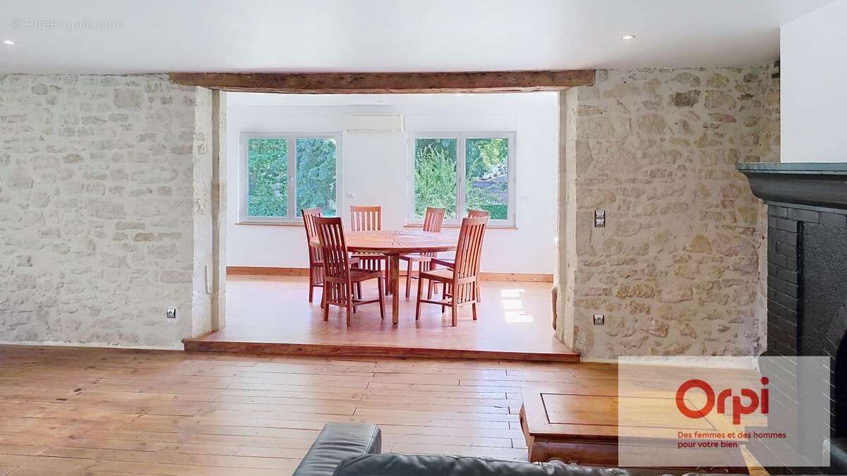 Maison à TERRASSON-LAVILLEDIEU