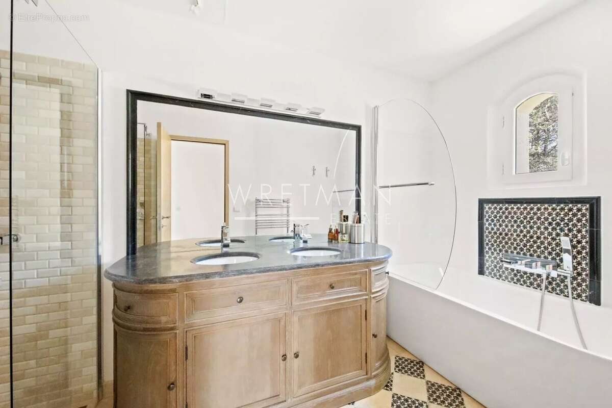 Maison à TRANS-EN-PROVENCE