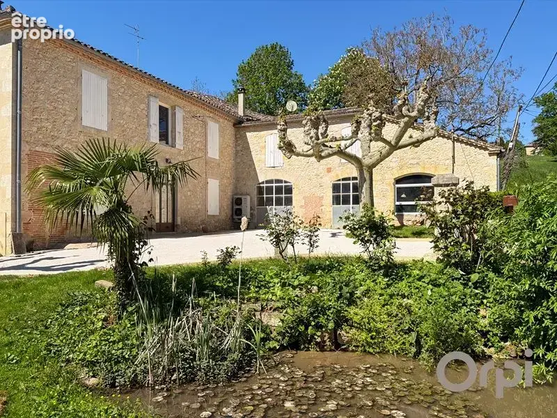 En campagne, sur le canton de LECTOURE, maison ancienne rénovée sur 230 m² habitables, terrain autour et dépendances - photo 18