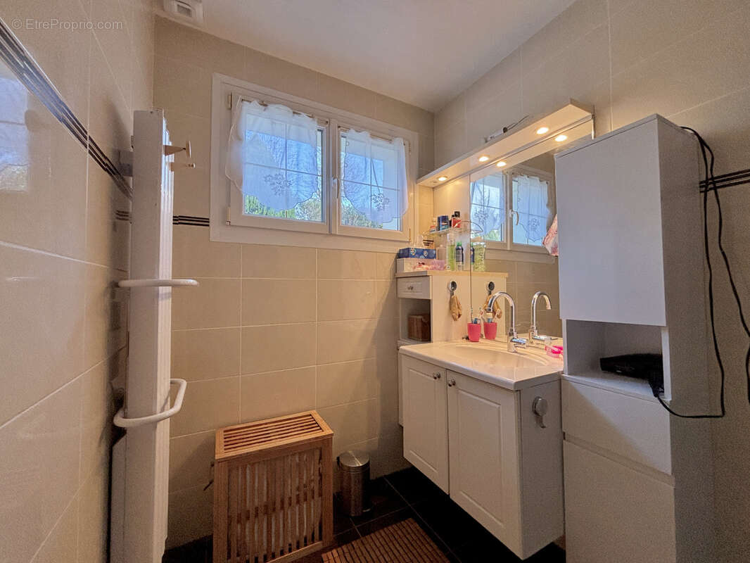 Maison à COLOMBIERS-SUR-SEULLES