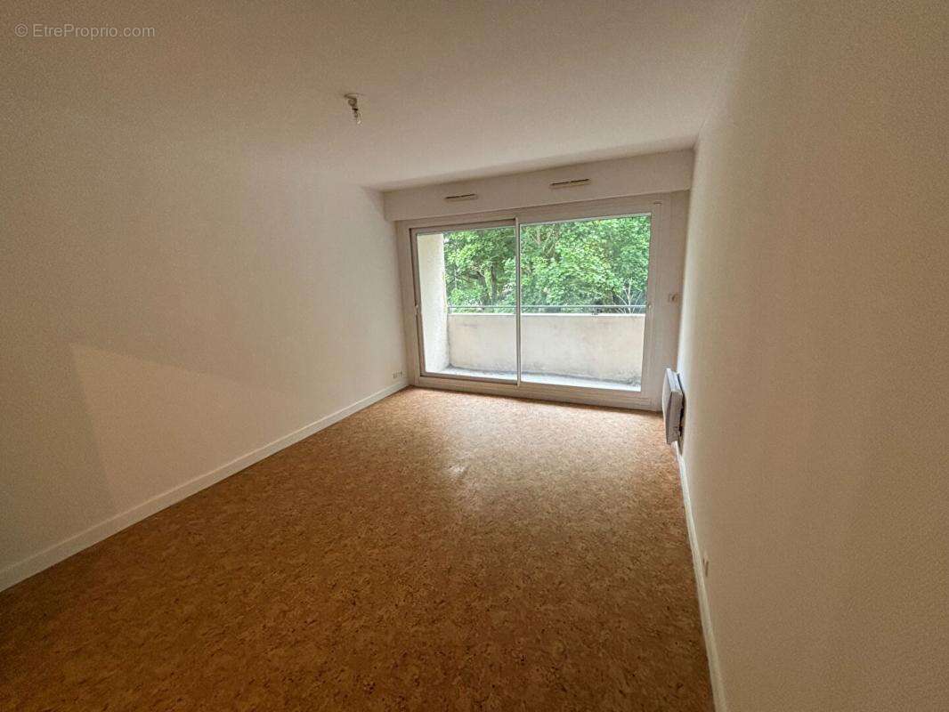 Appartement à PELLOUAILLES-LES-VIGNES