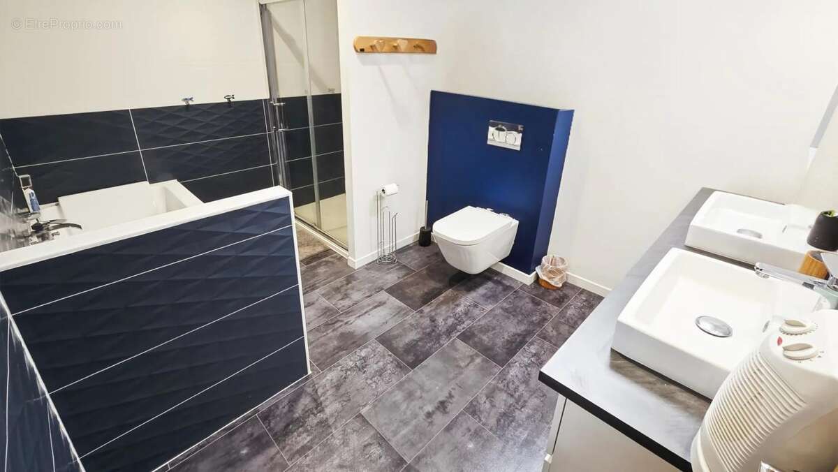 Maison à CHENS-SUR-LEMAN