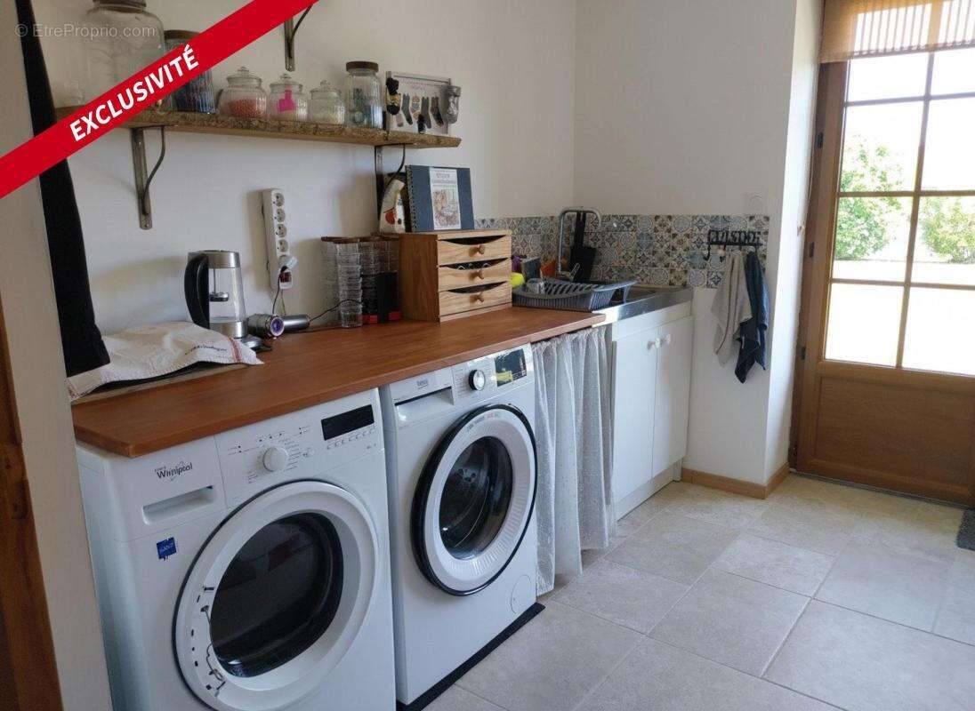 Maison de caractère de plus de 290 m² offrant actuellement 2 chambres et un potentiel de 4 à 5 chambres selon les besoins - photo 10