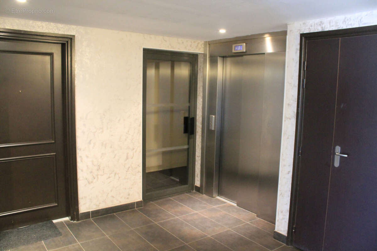 Appartement à SAINT-CYR-SUR-LOIRE