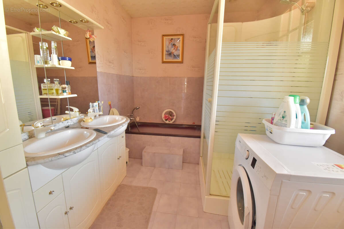 EN EXCLUSIVITÉ   Maison à 10 min de Moulins sur 5 000 m2 de terrain - photo 12
