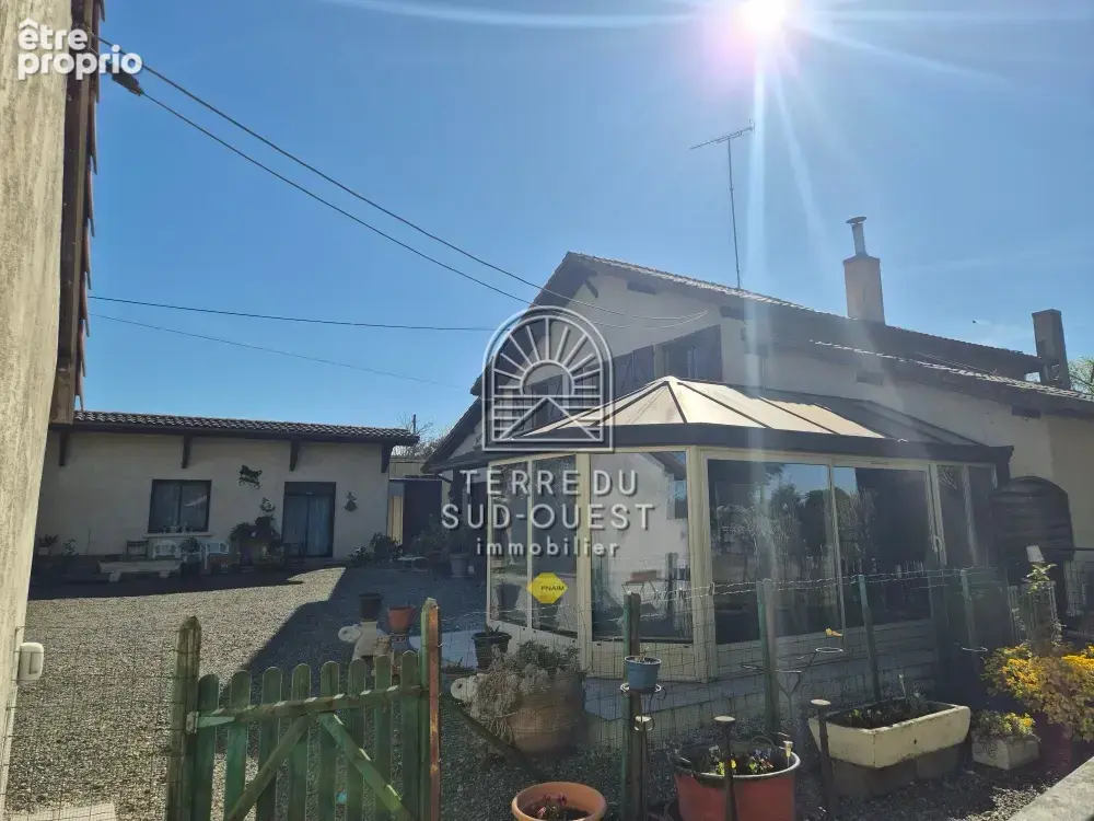 BAISSE DE PRIX - Maison de 170m2 avec dépendances, plusieurs hangars et box à chevaux - photo 4