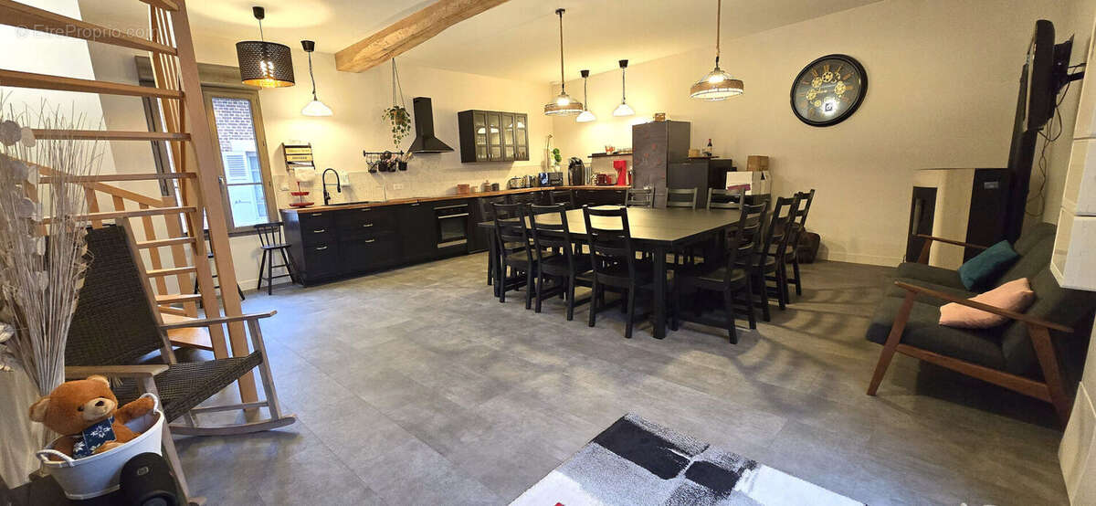 Maison à CHEVINCOURT