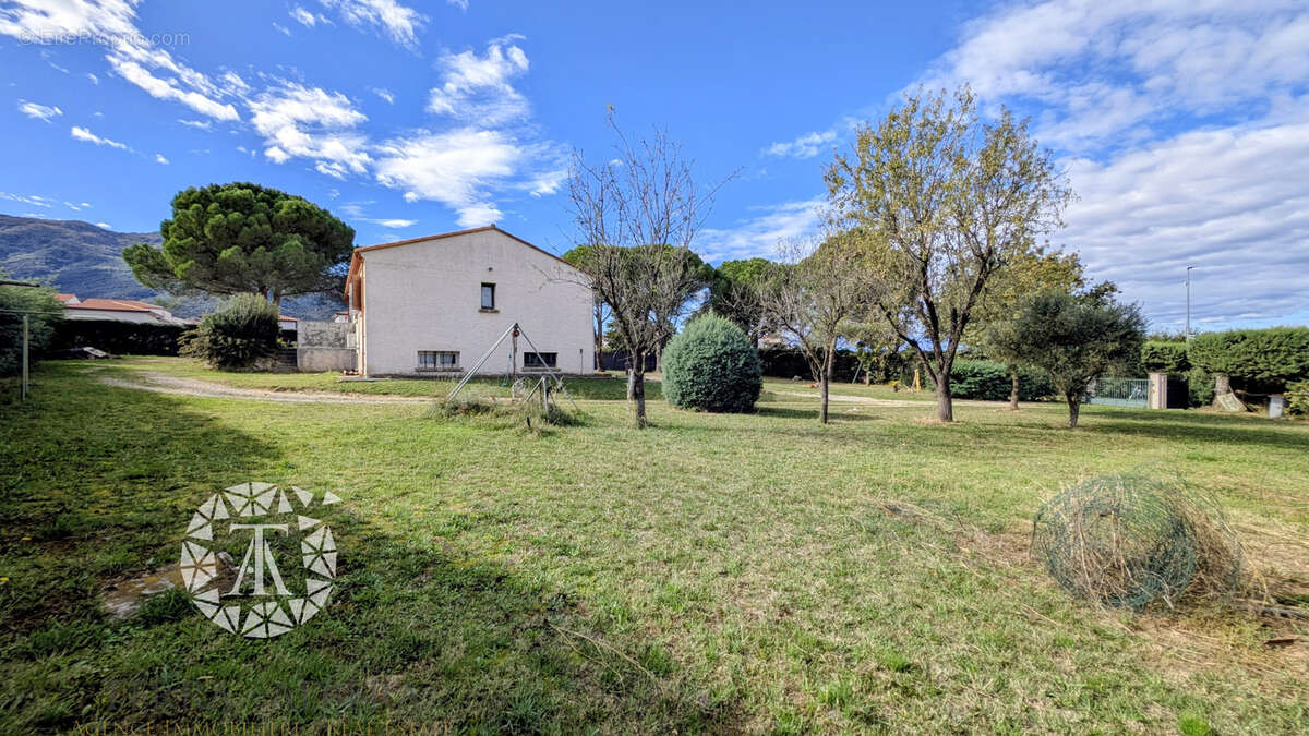 Maison à VILLELONGUE-DELS-MONTS