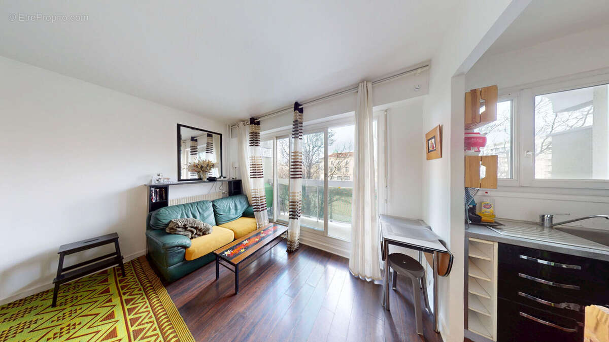 Appartement à PARIS-19E