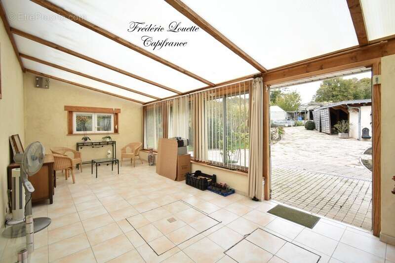 Maison à MONTMORT-LUCY