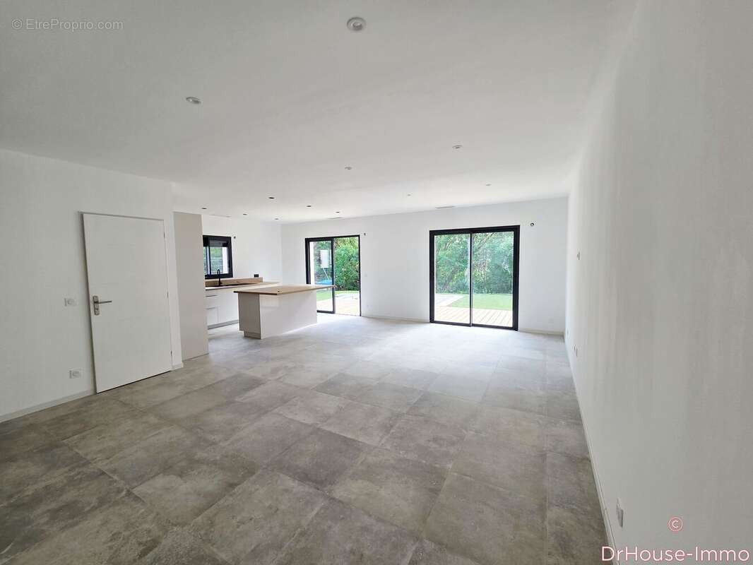 Maison à SAINT-CHINIAN