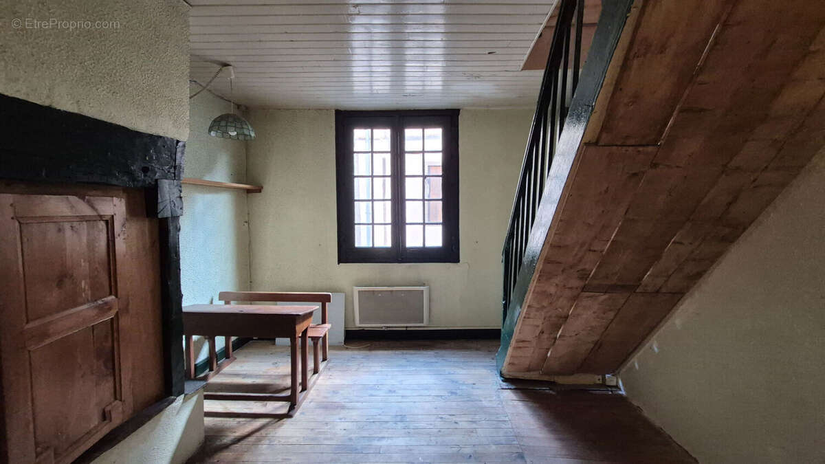 Maison de village, de Type 3, ENTRAYGES SUR TRUYERE - photo 3