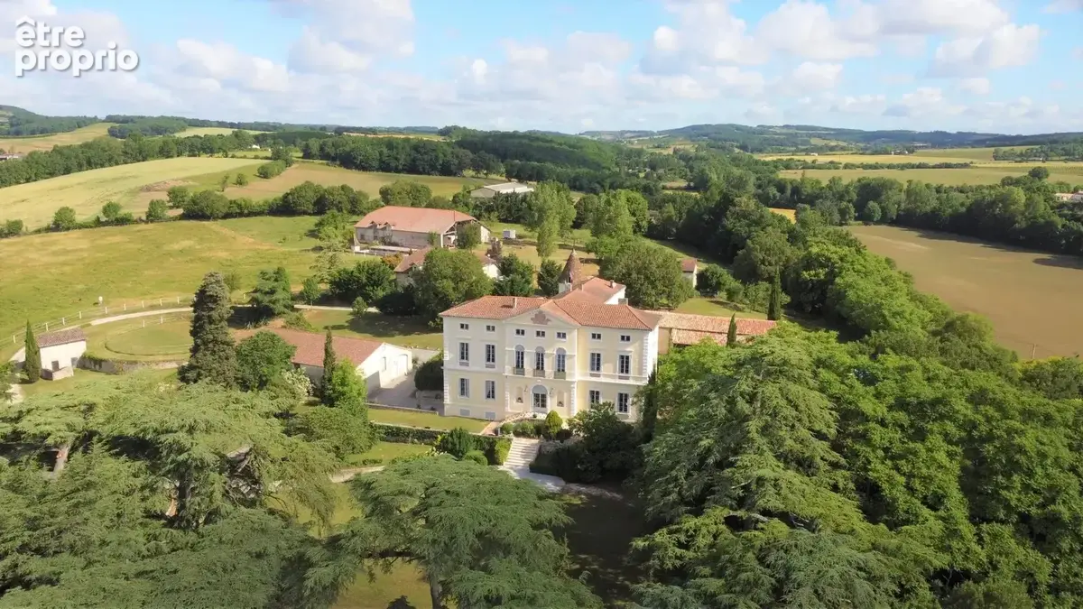 Magnifique château du 16ème siècle avec sa chapelle dans un parc de plus de 2 hectares - photo 22