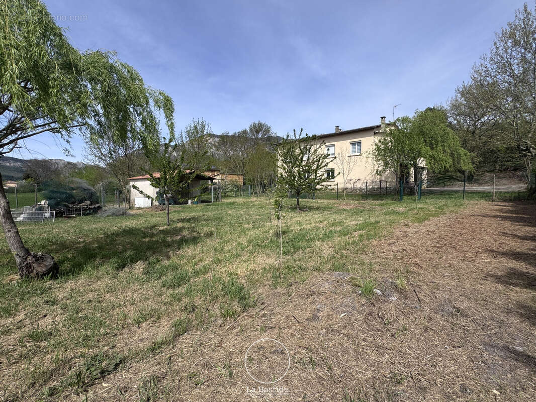 Maison 5 pièces d'environ 137 m2 avec dépendances à Francillon-sur-Roubion - photo 17