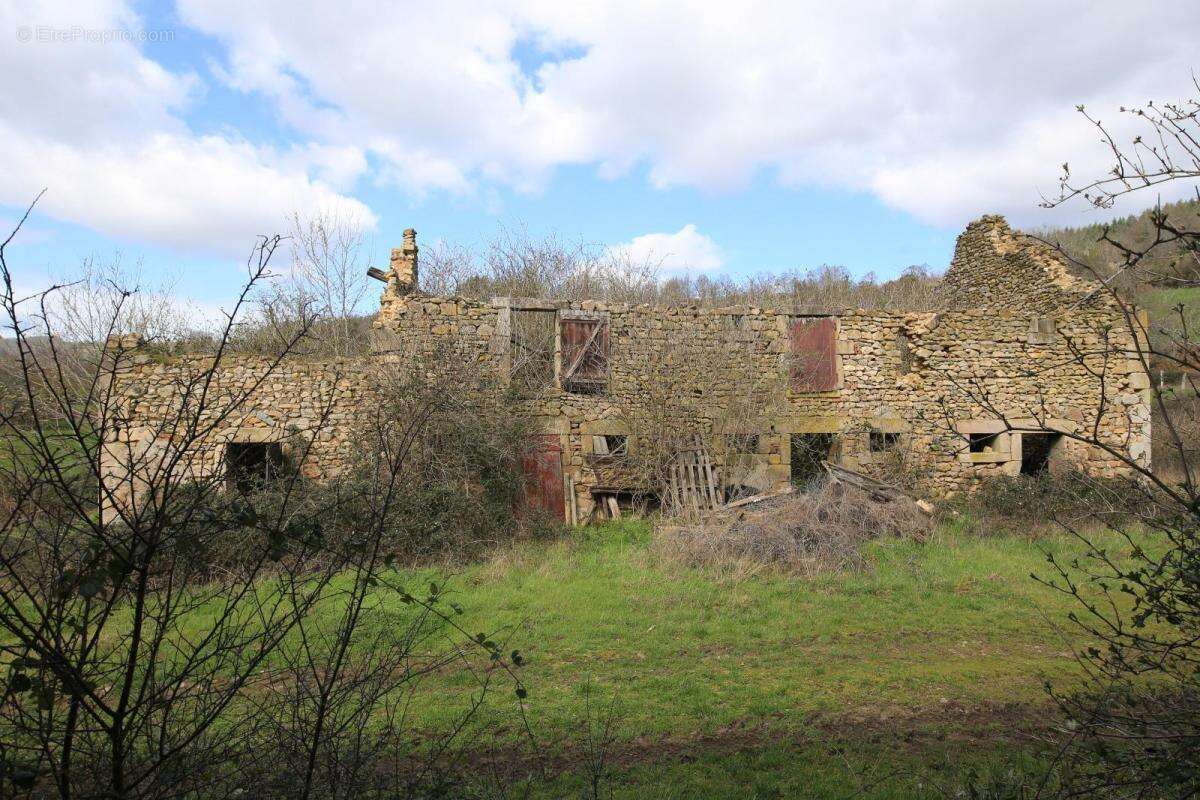 Maison à LAROCHEMILLAY