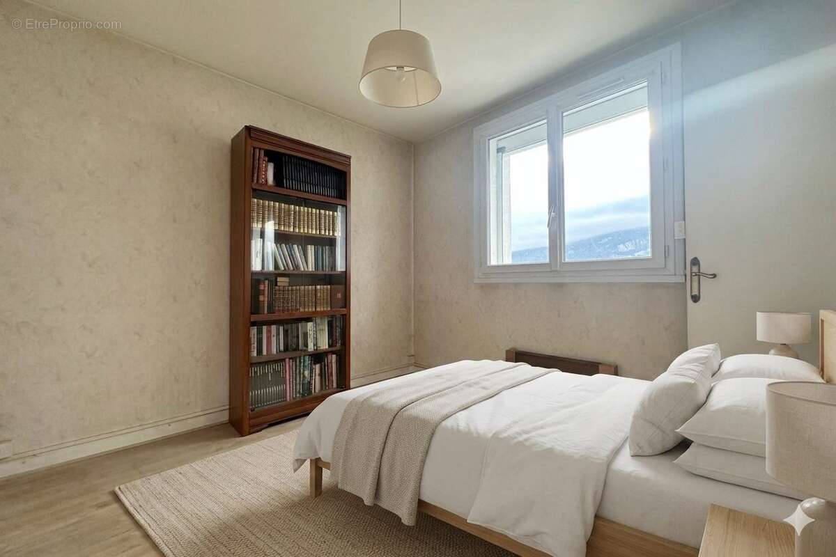 Appartement à SAINT-EGREVE