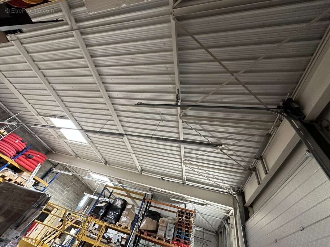 Commerce à BEAUVILLIERS