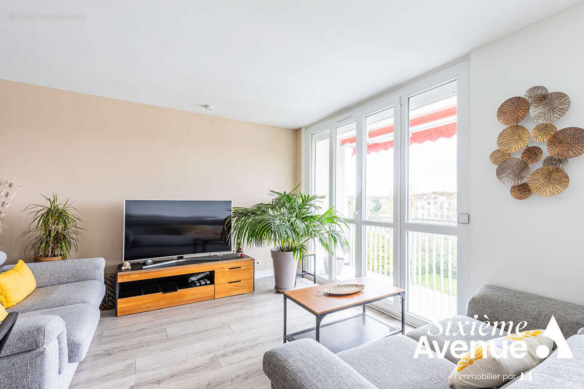 Appartement à CHILLY-MAZARIN