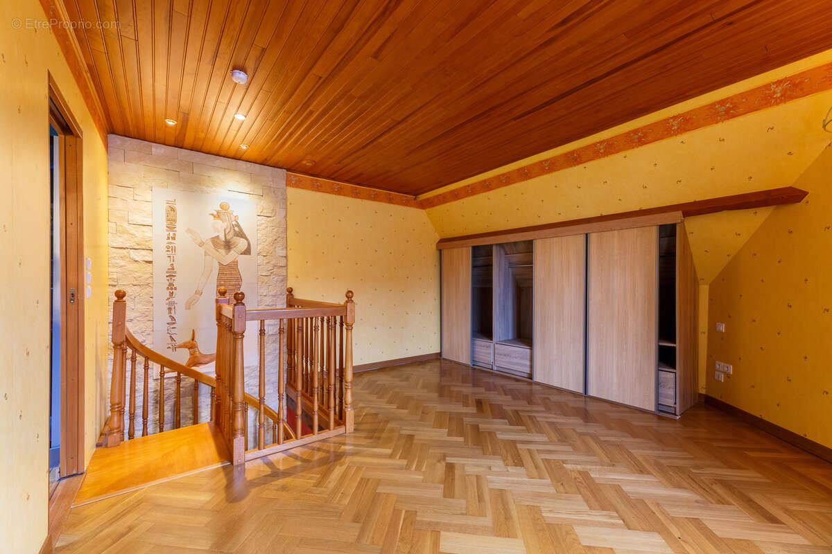 Maison à LE MESNIL-ESNARD