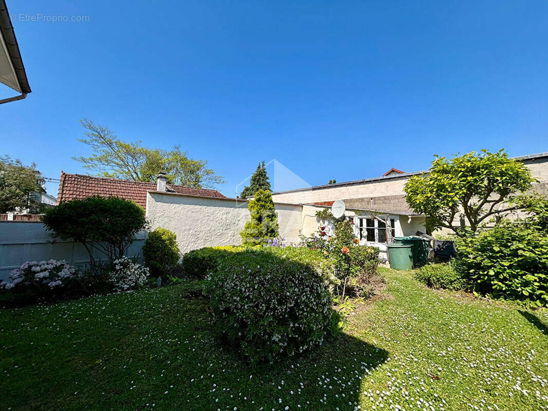 Maison à PONTAULT-COMBAULT